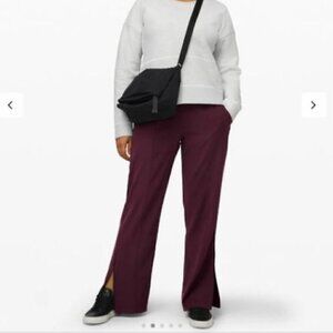 * NWT LULULEMON On the Right Track Pant Sz4 Dark Adobe/Black Size 4